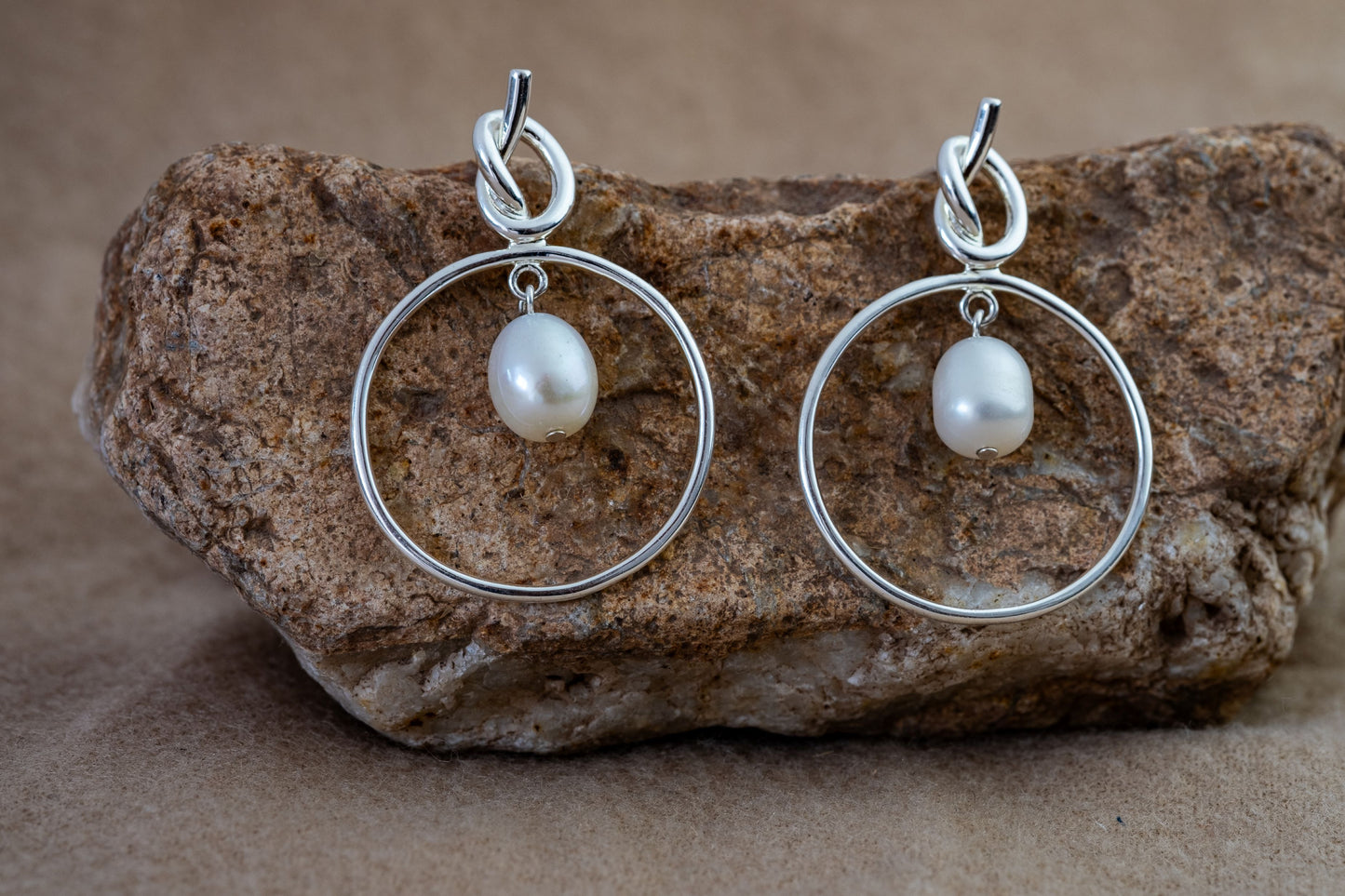 Love knot and pearl earrings IRIS