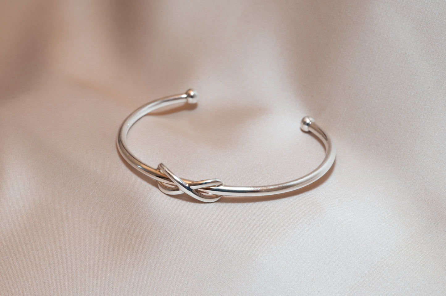 Bangle bracelet INFINITY