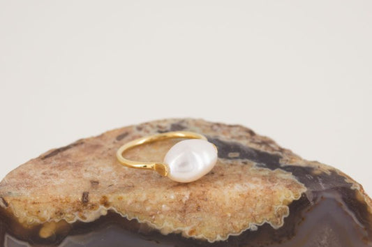 The One Pearl Ring